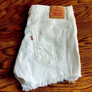 Brand new without tags womens 501 Levi shorts